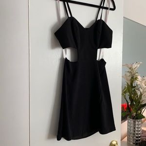 🍾Naven/NDB cut out dress🍾